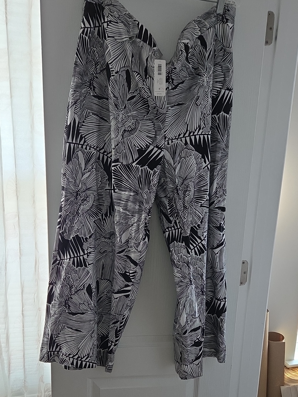 Chicos Wide-Leg Floral Print Pants - Black & White